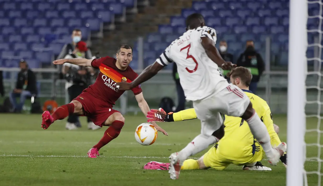 Sepanjang laga sang kiper mematahkan banyak peluang emas dari AS Roma. Jika De Gea tidak tampil sigap, Giallorossi berpotensi membalikkan keadaan di laga itu.(Foto: AP/Alessandra Tarantino)