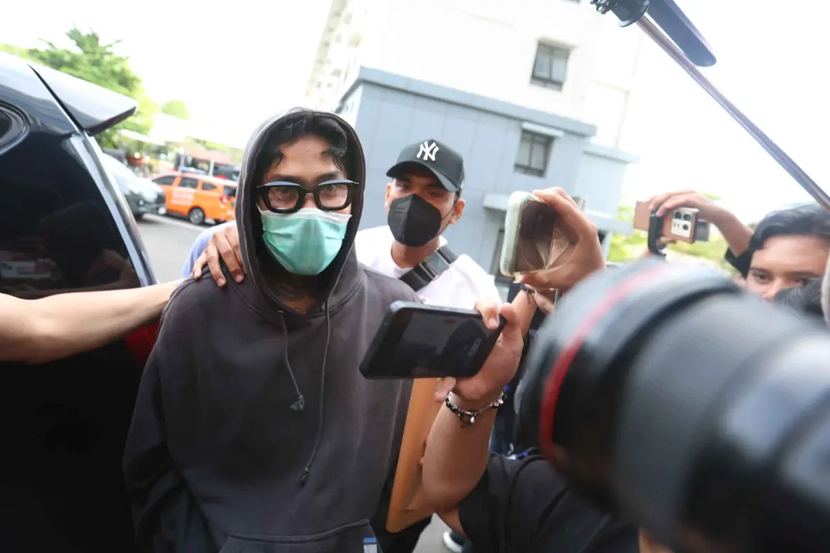 Kembali dari BNNP DKI Jakarta, Onad Membisu