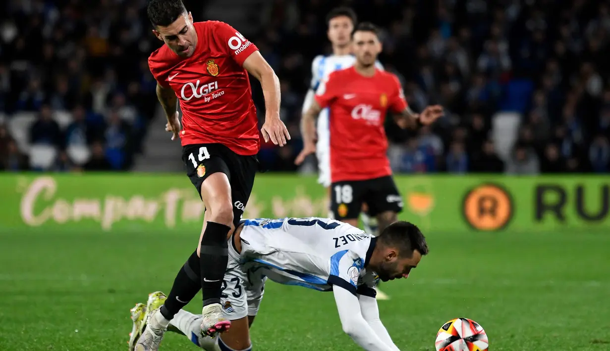 Kedua tim bermain imbang 1-1 sepanjang 120 menit waktu pertandingan. (ANDER GILLENEA/AFP)