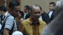 Mantan Kepala BPPN, Syafruddin Arsyad Temenggung saat jeda sidang pembacaan eksepsi atas dakwaan di Pengadilan Tipikor Jakarta, Senin (21/5). Agenda sidang pembacaan eksepsi atas dakwaan JPU KPK. (Liputan6.com/Helmi Fithriansyah)
