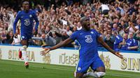 Chelsea mampu menumbangkan Aston Villa 3-0 di Stamford Bridge pada pekan keempat Liga Inggris, Sabtu (11/9/2021) malam WIB. Romelu Lukaku menjadi bintang kemenangan The Blues dengan mencetak dua gol. (Foto: AP/Ian Walton)