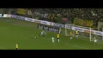 Setelah melihat timnya kebobolan dua gol dalam waktu dua menit melawan FC Dordrecht, Minggu (12/4/2015), pelatuh NAC Breda Robert Maaskant sangat kesal sampai merusak bangku pemain.
