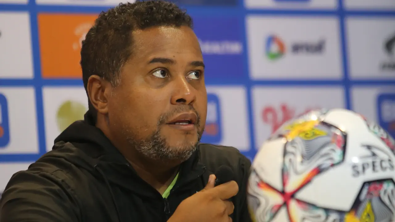 Divaldo Alves, Persik Kediri