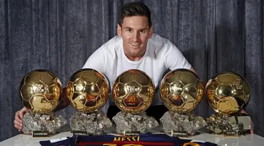 Lionel Messi telah mengoleksi gelar FIFA Ballon d'Or 2016 sebanyak lima kali. Dimulai dari tahun 2009, 2010, 2011, 2012, dan 2015. (i.eurosport.com)