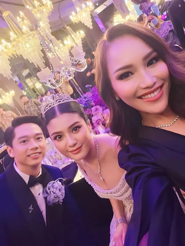 Ayu Ting Ting hadiri pernikahan Kevin Sanjaya dan Valencia Tanoesoedibjo. (Foto: Instagram/ayutingting92)