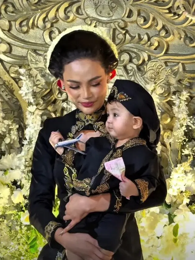 Dekorasi Acara Tedak Sinten Putra Erika Carlina