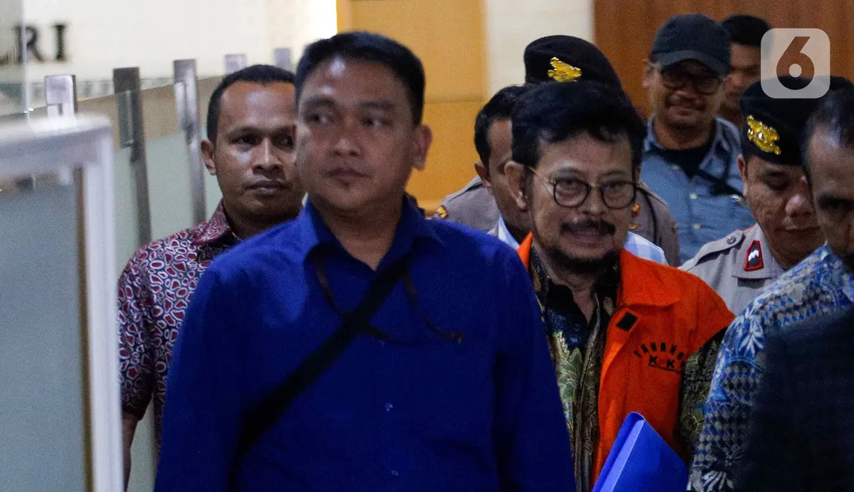 Di hadapan awak media, SYL mengatakan bahwa dia sudah memberikan keterangannya kepada penyidik. Sayangnya, SYL tak merinci pertanyaan yang diajukan oleh penyidik terkait kasus pemerasan ini. (Liputan6.com/Herman Zakharia)