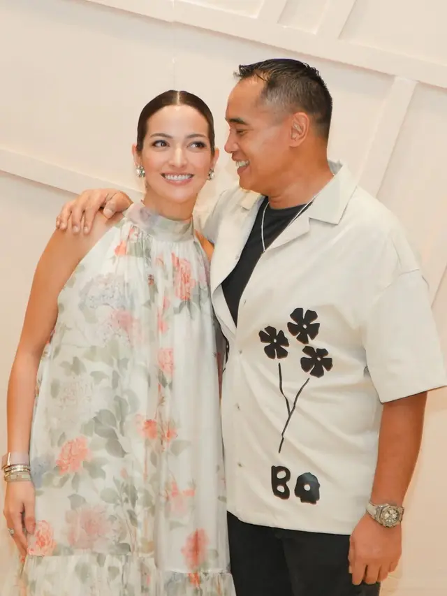 Nia Ramadhani saat Berikan Kejutan Ulang Tahun Suaminya ke-47. [@ramadhaniabakrie]