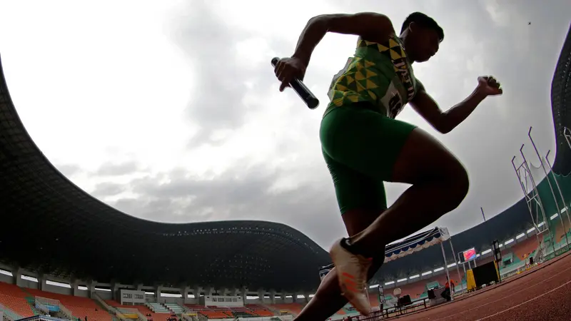 FOTO: Beradu Untuk Jadi yang Terbaik di Kejurnas Atletik