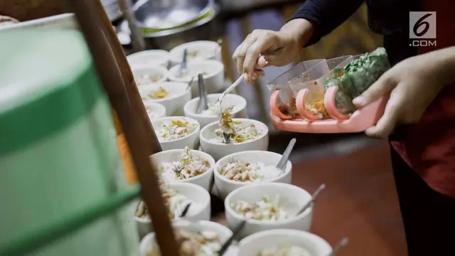 Bayar Pakai Kartu Doa, Makan Soto di Kedai Ini Gratis Selama Ramadan