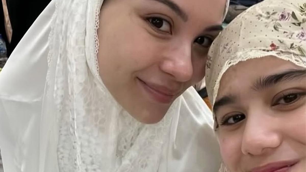 6 Potret Wajah Natural Para Artis saat Itikaf di Masjid di Akhir Ramadan, Tissa Biani hingga Alyssa Daguise