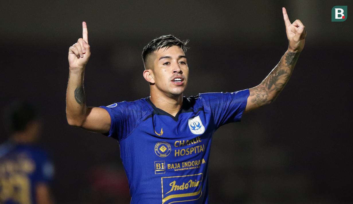 PSIS Semarang mengambil keuntungan tampil di laga pembuka pekan ke-8 BRI Liga 1 2021/2022, Rabu (20/10/2021). Menang 1-0 atas Barito Putera melalui gol tunggal Jonathan Cantillana pada menit ke-83, PSIS sukses mengkudeta Bhayangkara FC dari puncak klasemen. (Bola.com/Bagaskara Lazuardi)