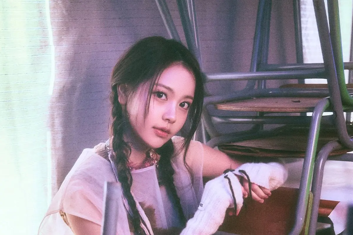 Gaya Carmen Hearts2Hearts di Foto Teaser Single Perdana, Dipuji Netizen Korea Mirip Yoona SNSD