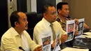 Polisi berhasil mengungkap jual beli satwa langka berupa trenggiling senilai Rp. 23 miliar di Deli, Medan, serta menyita barang bukti trenggiling hidup sebanyak 96 ekor di Bareskrim Mabes Polri, Jakarta, Senin (27/042015). (Liputan6.com/Andrian M Tunay)