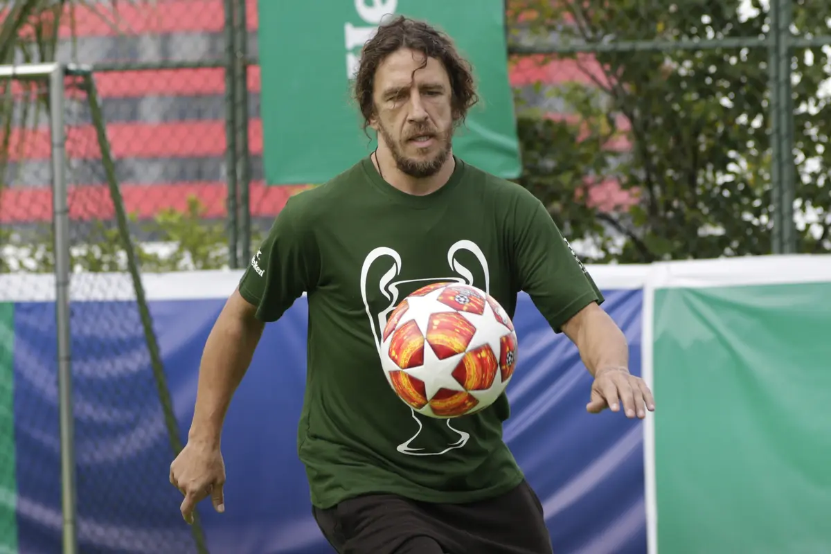 Carles Puyol UEFA Champions League Trophy Tour