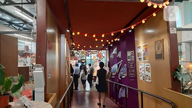 <p>Menuju toko seni di The Art Faculty, Enabling Village, Singapura. Dok: Tommy Kurnia/Liputan6.com</p>