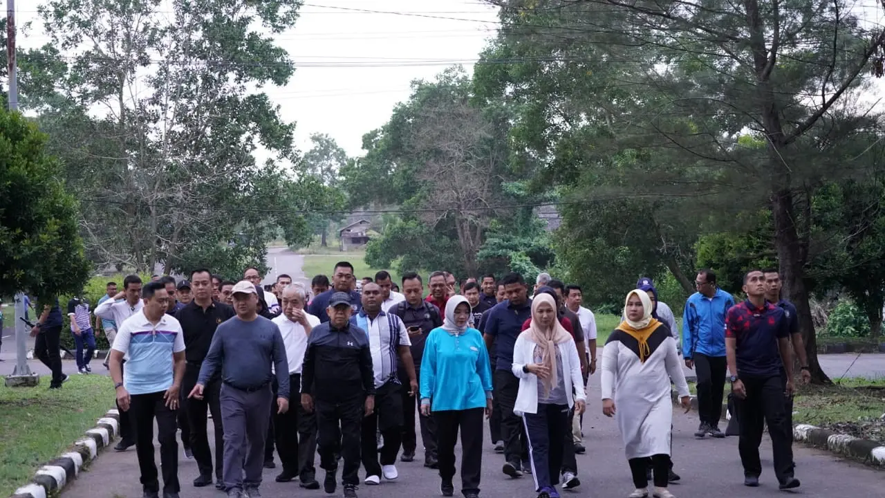 Wakil Presiden (Wapres) Ma'ruf Amin mengawali aktivitasnya dengan olahraga pagi di kompleks kantor Gubernur Bangka Belitung.