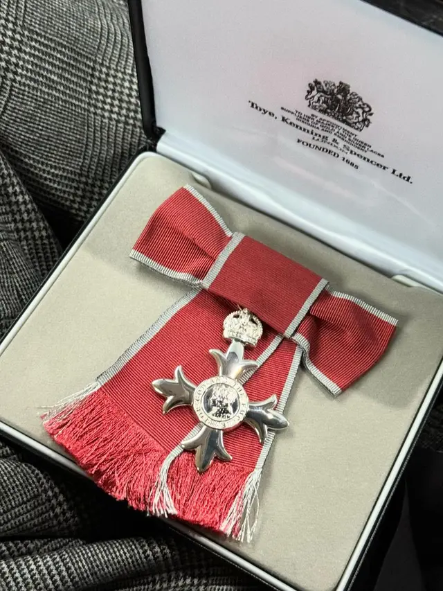 Raih Gelar MBE Substantif, Rosé BLACKPINK Dapat Privilege Menikah di Katedral yang Sama dengan Lady Diana