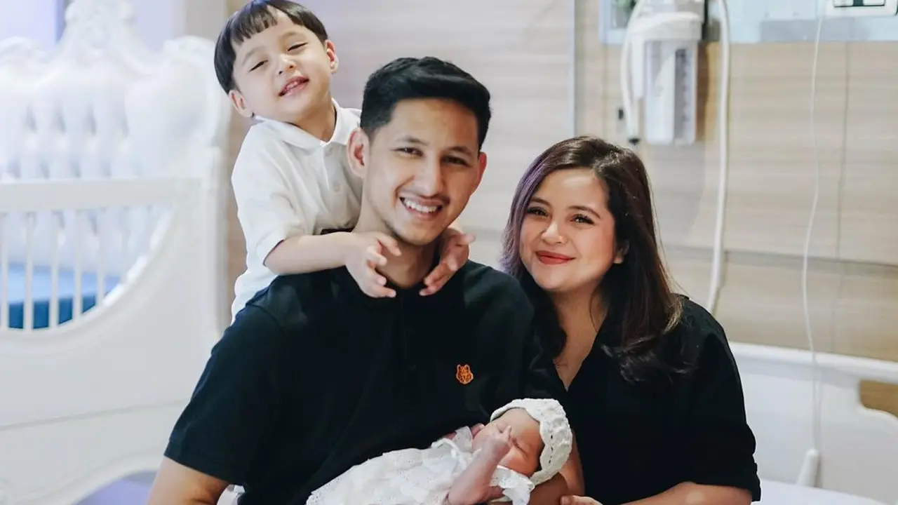 <p>Tasya Kamila dan Randi Bachtiar Memutuskan Tidak Melanjutkan Sekolah Arrasya di Amerika Serikat. Tak mau Arrasya jadi Trauma pada Sekolah. (Foto: Instagram/bukaan.moment)</p>