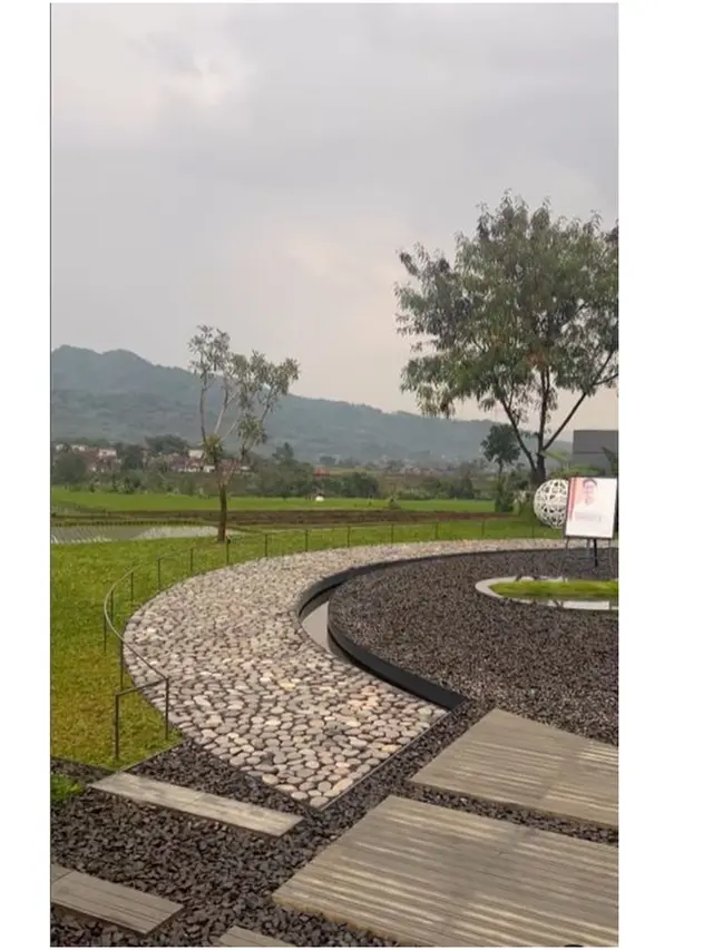 6 Potret Kemunculan Mata Air di Dekat Makam Eril Putra Ridwan Kamil, Ramai Disorot