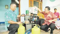 Modal pembuatan tabung gas untuk biogas hanya Rp 2 - 3 juta per seperangkat alat. (Liputan6.com/Edhie Prayitno Ige)
