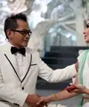 Resepsi pernikahan mewah telah disiapkan oleh Fiona Fachru Nisa dan suaminya Roni Fauzan. Namun sayang, Tuhan berkehendak lain. Resepsi mewah yang tidak mungkin dibatalkan itu berubah menjadi doa bersama. (Nurwahyunan/Bintang.com)