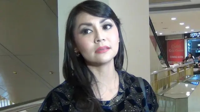Bintang: Tessa Kaunang Sebut Sandy Tumiwa Bukan Ayah Yang Baik