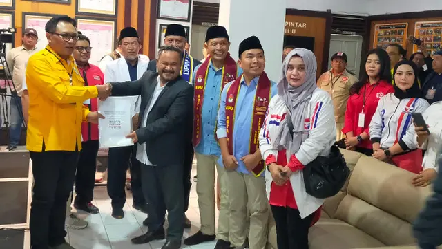 Mantan Pj Wali Kota Malang Wahyu Hidayat Daftar Pilkada Diusung Koalisi 10 Parpol