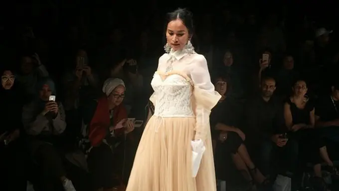 Koleksi Barli Asmara/copyright Vemale.com/Anisha