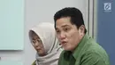 Ketua Tim Kampanye Nasional (TKN) Joko Widodo-Ma'ruf Amin, Erick Thohir memberi paparan saat mengunjungi Kantor Liputan 6 di SCTV TOWER, Jakarta, Senin (10/12). Kunjungan Erick Thohir dalam rangka roadshow ke beberapa media. (Liputan6.com/Herman Zakharia)