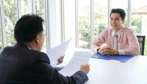 Ibu Nekat Temani Anaknya Wawancara Kerja Viral (Ilustrasi Wawancara Kerja Sumber: I123 RF via World Of Buzz)