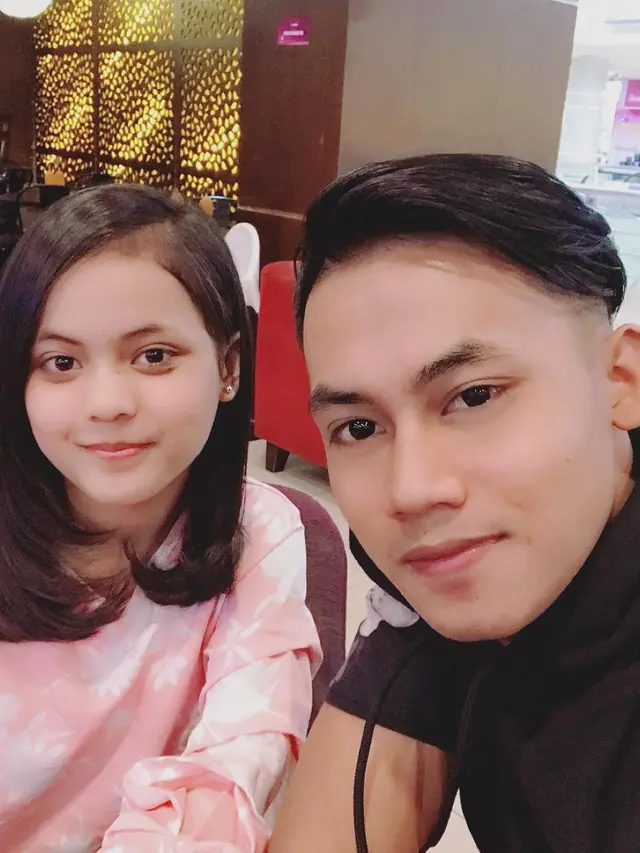 Sempat Dikira Pacar, Ini 6 Momen Kompak Putri D'Academy dan Sang Kakak