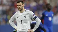 Hugo Lloris kecewa dengan kegagalan Prancis di final Piala Eropa 2016. REUTERS/Darren Staples Livepic