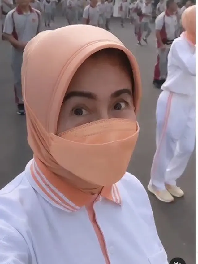 Tessa Mariska viral gara-gara nyanyikan Loneliness Putri Ariani jadi yu brik my haf (Foto: Instagram tessamariska/811)