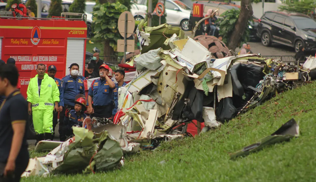 Pesawat tersebut mengawali penebangan dari Bandara Pondok Cabe, Pamulang, Kota Tangerang Selatan sekitar pukul 11.36 WIB. (merdeka.com/Arie Basuki)