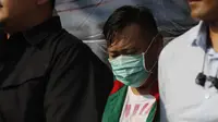 Kabar mengejutkan datang dari Reza Bukan, lantaran ia ditangkap Sat Narkoba Polres Jakarta Barat pada Sabtu, dini hari. Ia diamankan di kediamannya, perumahan Casa Jardin, kawasan Cengkareng. (Nurwahyunan/Bintang.com)