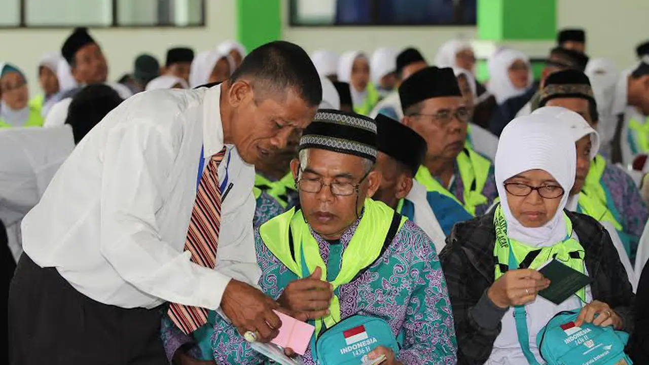 Calon jemaah haji Embarkasi Solo
