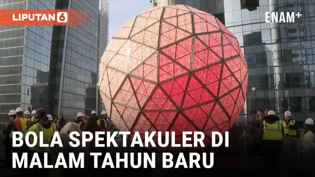 Bola ikonik Malam Tahun Baru di Times Square, New York, mendapat sentuhan akhir! Rapper Pitbull membantu memasang segmen kristal terakhir pada bola berdiameter 12 kaki dengan berat enam ton, dihiasi 2.688 kristal dan 32.000 lampu LED.