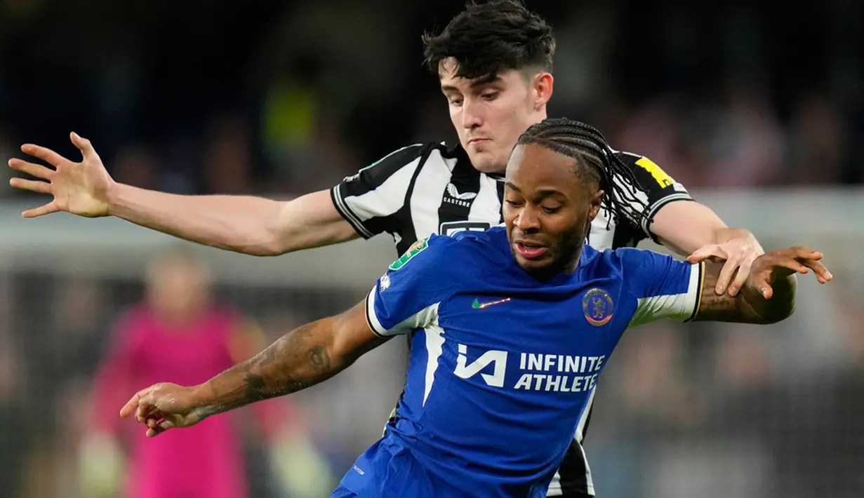 Chelsea yang mendapat peluang pertama pada menit ke-7 saat sepakan melengkung Conor Gallagher menerpa pojok atas tiang gawang Martin Dubravka. (AP Photo/Kirsty Wigglesworth)