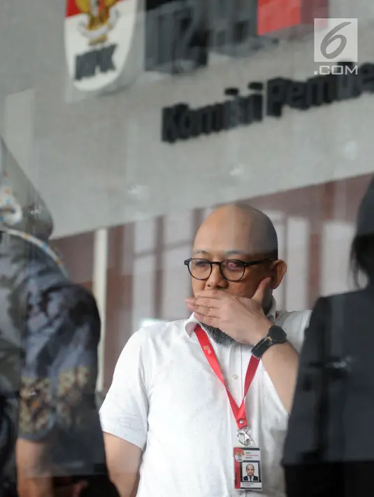 Penyidik senior KPK Novel Baswedan saat aksi menuntut penuntasan teror pada KPK di Jakarta, Selasa (15/1). Koalisi masyarakat sipil menuntut Presiden Joko Widodo membentuk Tim Gabungan Pencari Fakta (TGPF). (Merdeka.com/Dwi Narwoko)