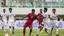 Striker Persela Lamongan, Nur Hardianto, berhasil mencetak gol pada laga debutnya bersama Timnas Indonesia. Bomber nomor pungung sembilan itu mencetak gol pada menit ke-21 melalui sundulan. (Bola.com/Vitalis Yogi Trisna) 