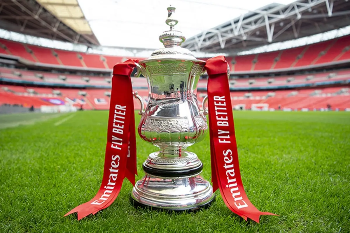 Piala FA logo trofi FA Cup