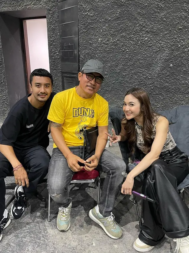 Potret I Gede Suraharja Ayah Mahalini (Sumber: Instagram/@gedesuraharja)