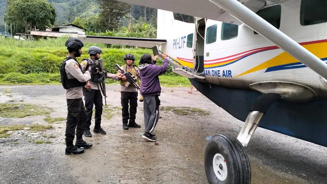 Penampakan pesawat Asia One Air seri PK-LTF