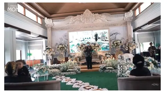 10 Potret Momo Geisha Gelar Tedak Siten untuk Anak Kedua, Mewah Banget