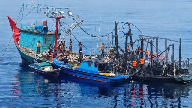 kapal terbakar