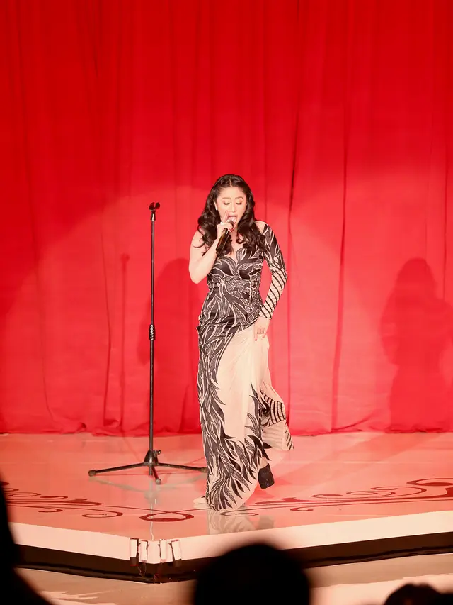 [Bintang] Dewi Perssik
