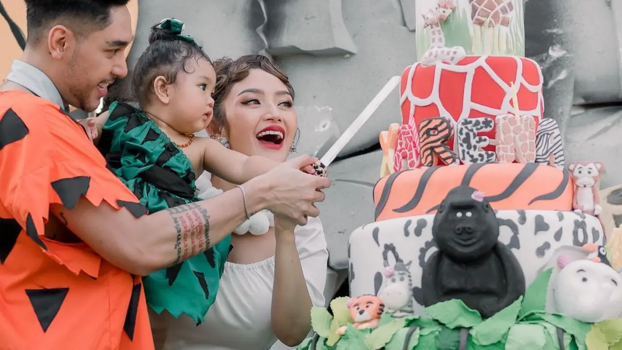 Xarena anak Siti Badriah dan Krisjiana Baharudin rayakan ultah pertama (Foto: askar_photography via krisjianabah)