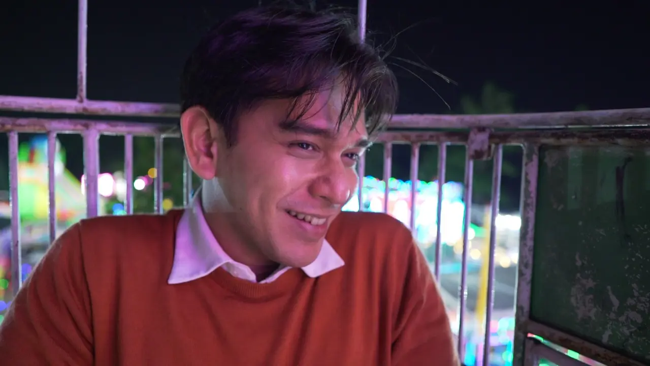 Di Antara Dua Cinta