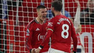 Striker Manchester United, Benjamin Sesko, mencetak satu gol ke gawang Brentford pada lanjutan Liga Inggris 2025/2026 di Old Trafford, Selasa (28/4/2026) dini hari WIB. (Darren Staples / AFP)